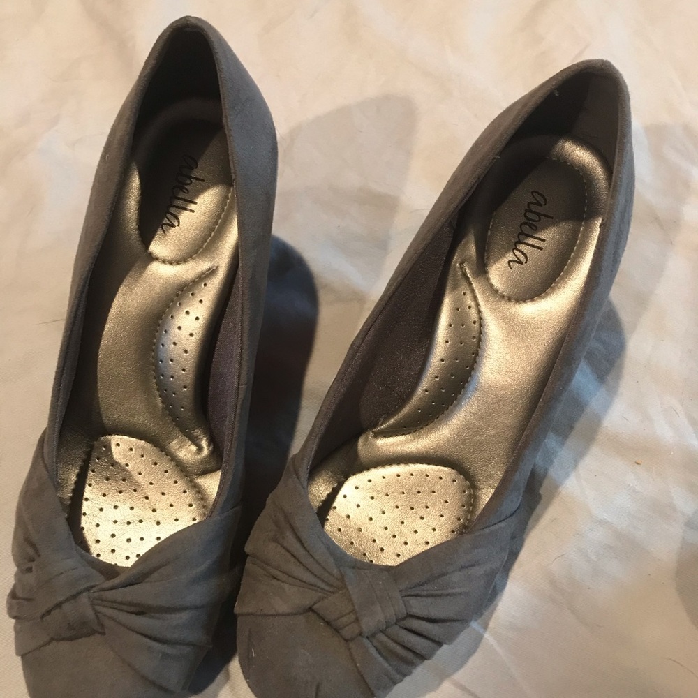 Beautiful heals! - Picture 2 of 4